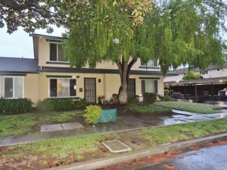 2545 Oliver Dr, Hayward, CA 94545-4126