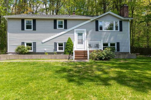 2 Steven Ave, Derry, NH 03038-4230