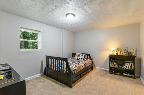 2777 Hedgewood Dr, Atlanta GA  30311-1231 exterior