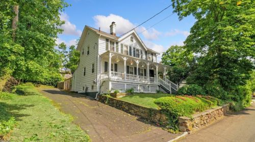 25 Valley Rd, Town Center, NJ 07052-4426