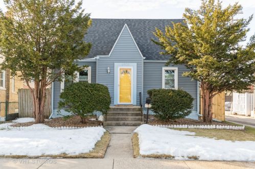 6909 Church St, Morton Grove, IL 60053-2338