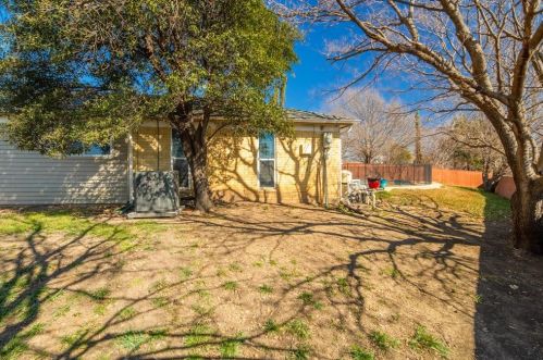 2212 Colonial Pl, Carrollton TX 75007-5503 exterior