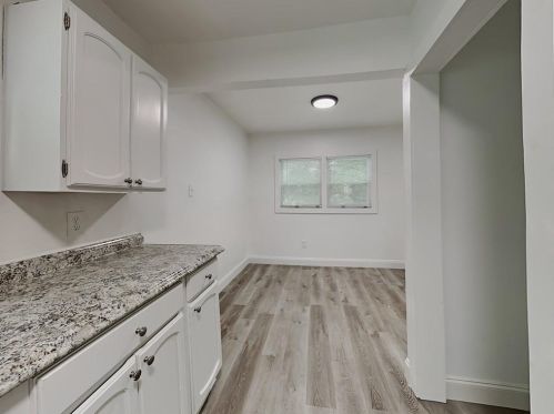 692 Jett St, Atlanta GA  30318-8538 exterior