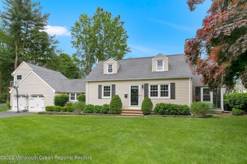 174 White St, Tinton Falls, NJ 07724-1549