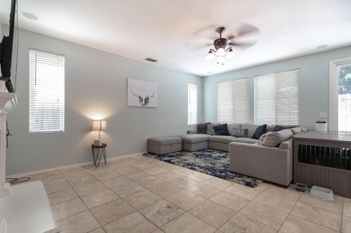 1483 Estrella Way, Turlock CA  95382-8633 exterior