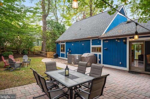 11300 Gatesborough Ln, Herndon, VA 20191-3605