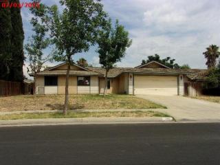 454 Blakeley Dr, Lemoore, CA 93245-3774