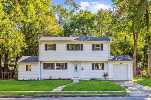 41 Hialeah Ave, Middletown, NJ 07748-1010