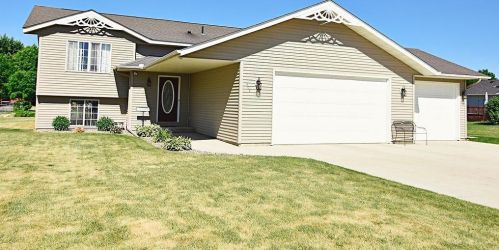 504 Deer Trl, Montgomery, MN 56069-1437