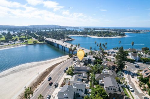 3328 Crown Point Dr, San Diego, CA 92109-6708