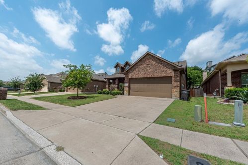 6673 Friendsway Dr, Fort Worth TX  76137-7541 exterior