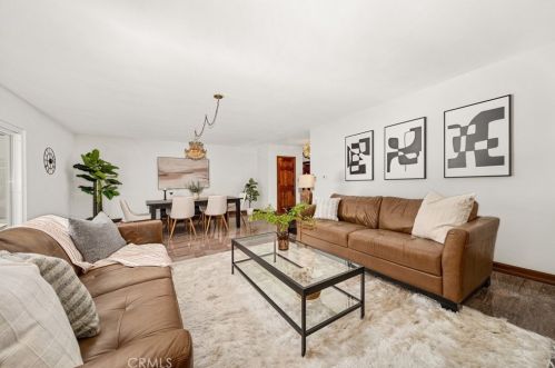 231 Sleepy Holw Dr, Glendale CA 91206-4727 exterior