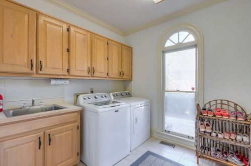 1775 Brandon Hall Dr, Atlanta GA  30350-3706 exterior