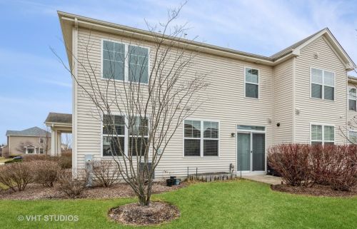 1378 Newport Cir, Pingree Grove IL  60140-2071 exterior