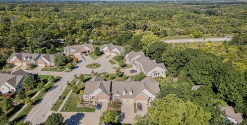 73 Tall Grass Ct, Streamwood, IL 60107-1277