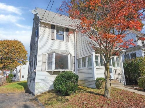 137 Madison St, Waterbury, CT 06706-1812