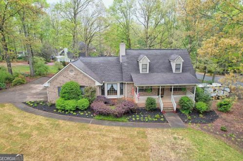 2984 Superior Dr, Dacula, GA 30019-1480