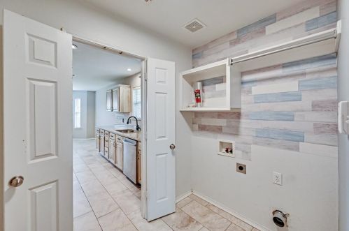 1717 Ryanfeld Dr, Midlothian TX  76063-5962 exterior