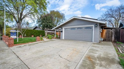 255 Bowline Dr, Vacaville, CA 95687-4725