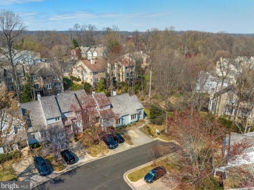 1250 Wedgewood Manor Way, Herndon, VA 20194-1326
