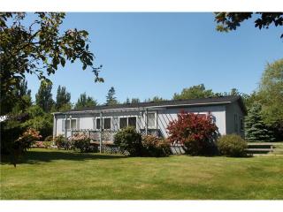 4216 Hoff Rd, Bellingham, WA 98225-8538
