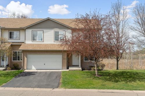 6492 Appaloosa Ave, Columbus, MN 55025