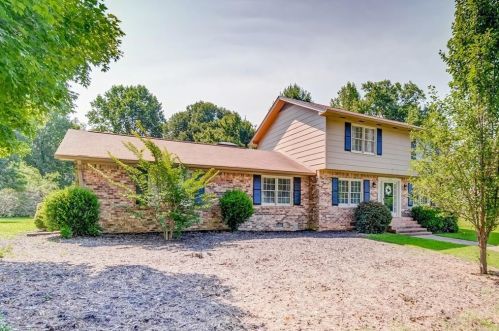 3703 Indian Springs Rd, Gainesville, GA 30506-3072