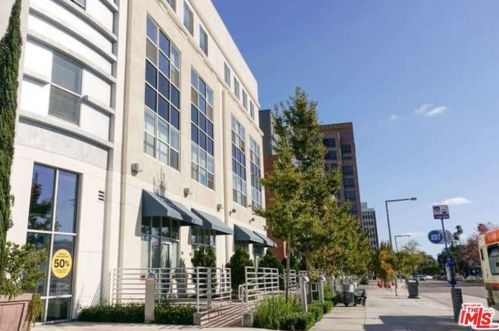 114 Harbor Blvd, Anaheim CA 92801-2421 exterior