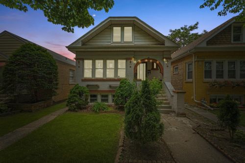 3612 Elmwood Ave, Forest View, IL 60402-3875
