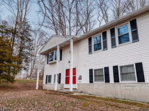 946 Cedar Dr, Fredon, NJ 07860-4518