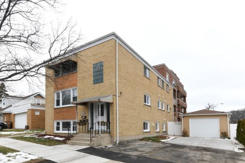 8824 Cherry Ave, River Grove, IL 60171-1313