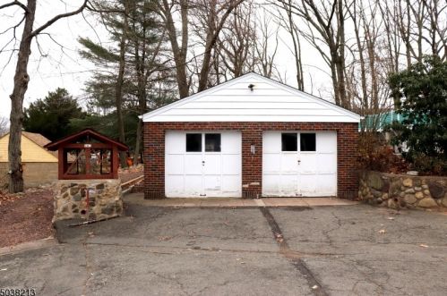 342 Haledon Ave, Paterson, NJ 07508-2770