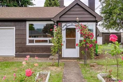 1640 2 St, Lebanon OR  97355-3231 exterior