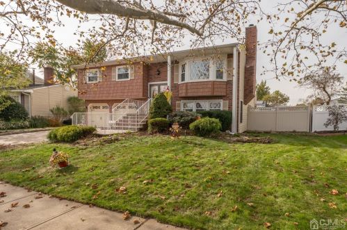 4 Hansen Rd, Old Bridge, NJ 08857-1815