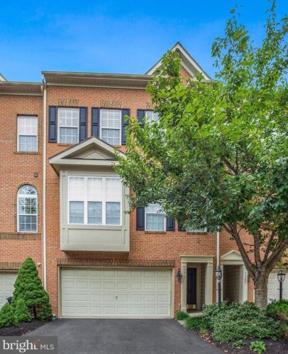 7363 Stream Bluff Way, Springfield, VA 22153-2034