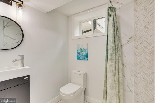 118 Fleetwood Ter, Silver Spring MD  20910-5511 exterior