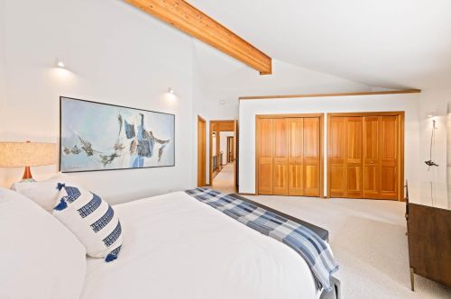 737 Conifer, Truckee CA  96161-3942 exterior