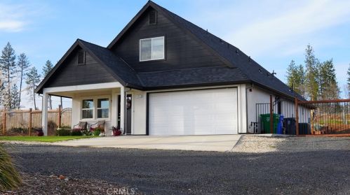 495 Castle Dr, Paradise, CA 95969-3084