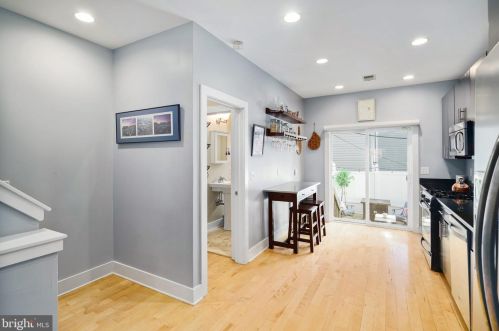 764 19 St, Philadelphia PA 19130-2001 exterior