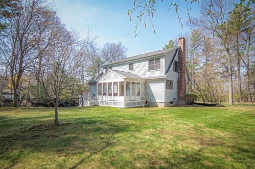 10 Applewood Rd, Pelham, NH 03076-3262