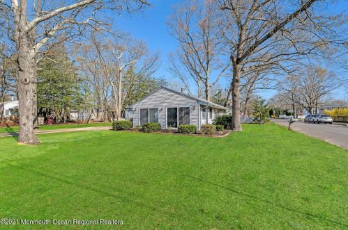 240 Holly St, Berkeley Township, NJ 08721-1362
