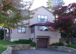 83 Lake Shore Dr, Middlefield, CT 06455-1361
