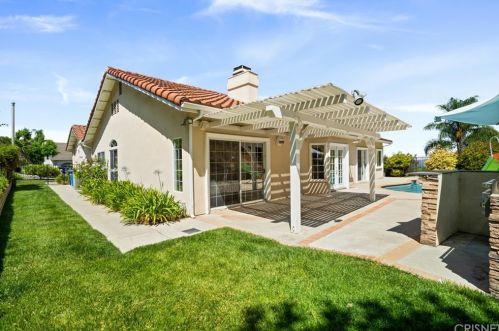 22223 Dardenne St, Calabasas, CA 91302-5869