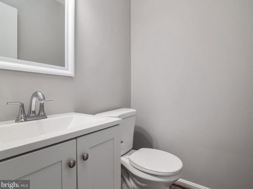 806 Downs Dr, Silver Spring MD 20904-2025 exterior