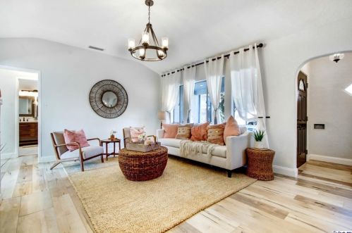 230 Winchester Ave, Glendale CA  91201-1219 exterior