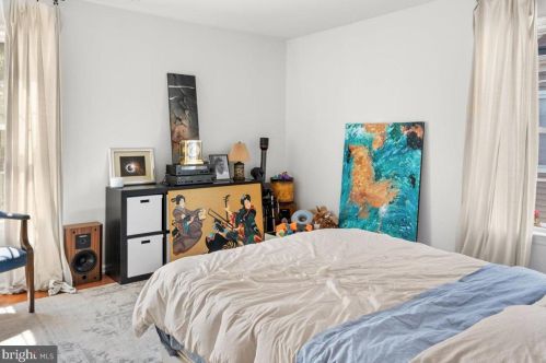 30 St, Trenton NJ 08691-4145 exterior