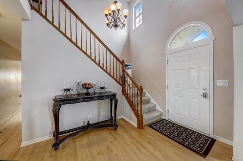 1821 Cambridge Dr, Carpentersville, IL 60110-3129