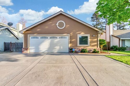 5228 Applehurst Way, Elk Grove, CA 95758-6702