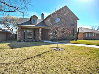 10150 Faircrest Dr, Dallas TX  75238-1610 exterior