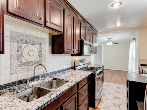 1602 Crest Ridge Dr, Dallas TX  75228-3203 exterior